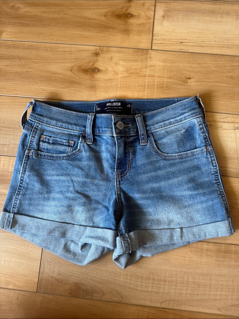 Hollister Low-Rise Classic Short “stretch”